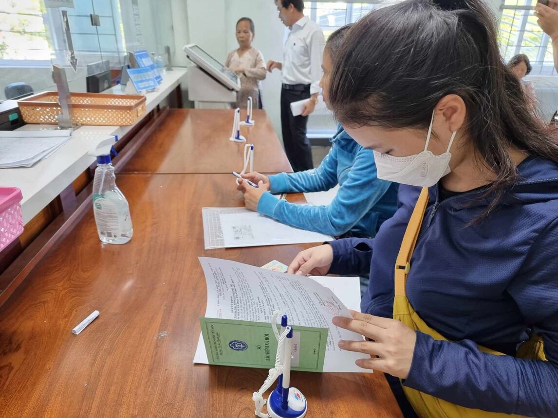 Người lao động phải đóng bao nhiêu tiền bảo hiểm?